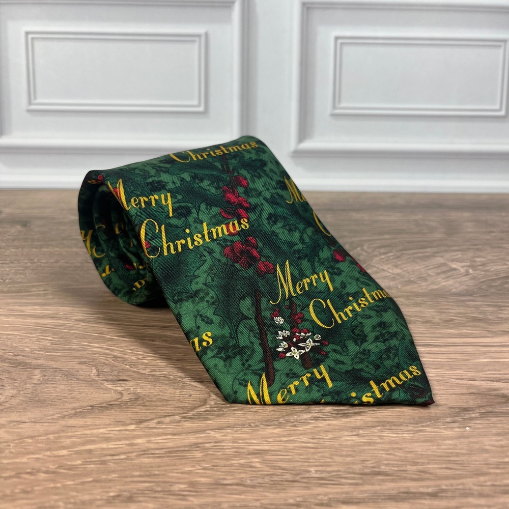 Eagle Neckwear Tie Mens Green Merry Christmas Holly Berry 100% Silk Holiday OS